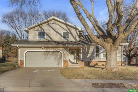 Photo of 6021 S 109th Avenue Circle, Omaha, NE 68137 (MLS # 22602295)