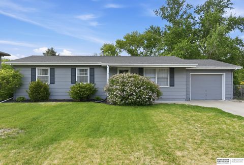 Photo of 9818 Pratt Street, Omaha, NE 68134 (MLS # 22612081)