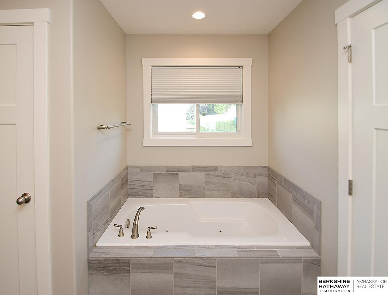 Omaha, Nebraska 68022, United States, 5 Bedrooms Bedrooms, ,4 BathroomsBathrooms,Residential,Active,229031