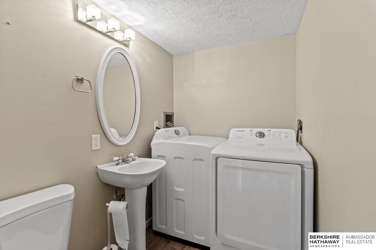 Omaha, Nebraska 68127, United States, 3 Bedrooms Bedrooms, ,3 BathroomsBathrooms,Residential,Active,152143