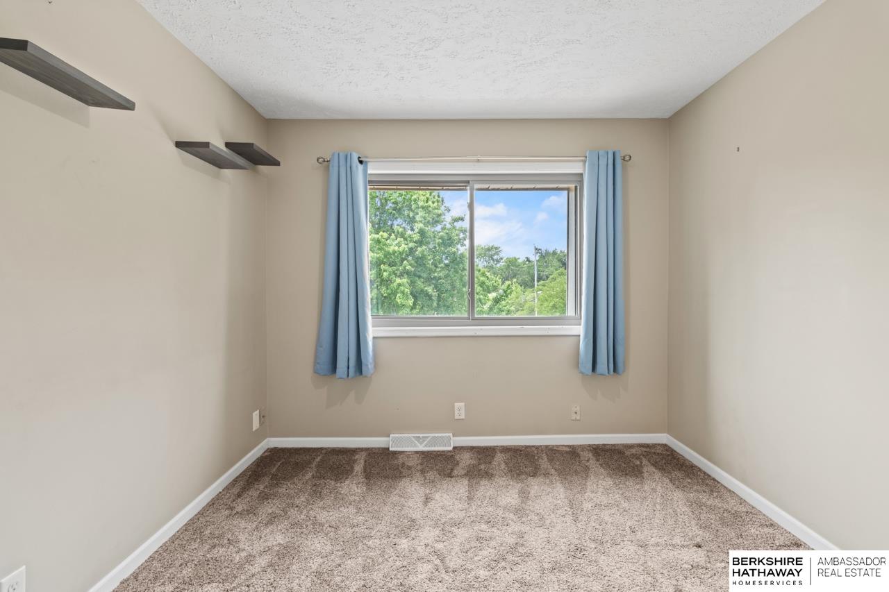 Omaha, Nebraska 68127, United States, 3 Bedrooms Bedrooms, ,3 BathroomsBathrooms,Residential,Active,152143