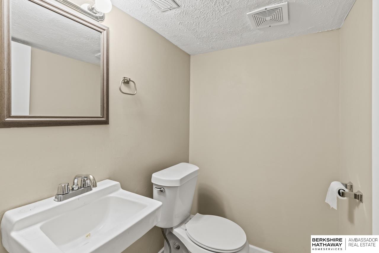 Omaha, Nebraska 68127, United States, 3 Bedrooms Bedrooms, ,3 BathroomsBathrooms,Residential,Active,152143