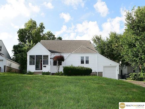 Photo of 4921 Woolworth Avenue, Omaha, NE 68106 (MLS # 22526563) Photo of 4921 Woolworth Avenue, Omaha, NE 68106 (MLS # 22526563)