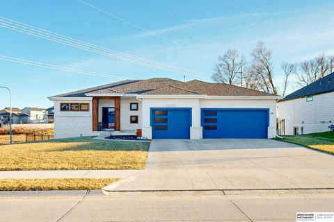 Photo of 11253 Sunburst Drive, Papillion, NE 68046 (MLS # 22602055)