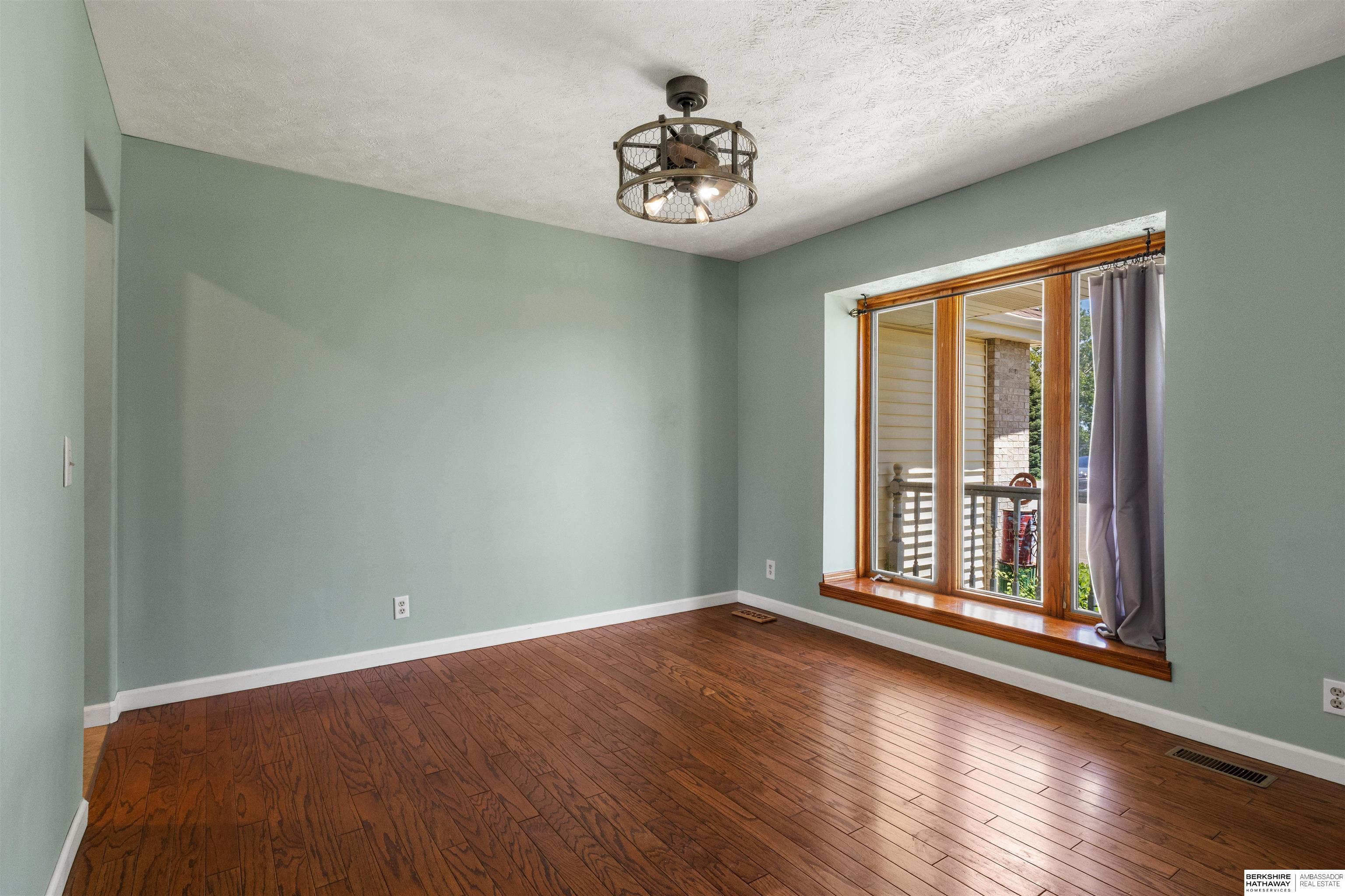 Glenwood, Iowa 51534, United States, 5 Bedrooms Bedrooms, ,4 BathroomsBathrooms,Residential,Active,177119