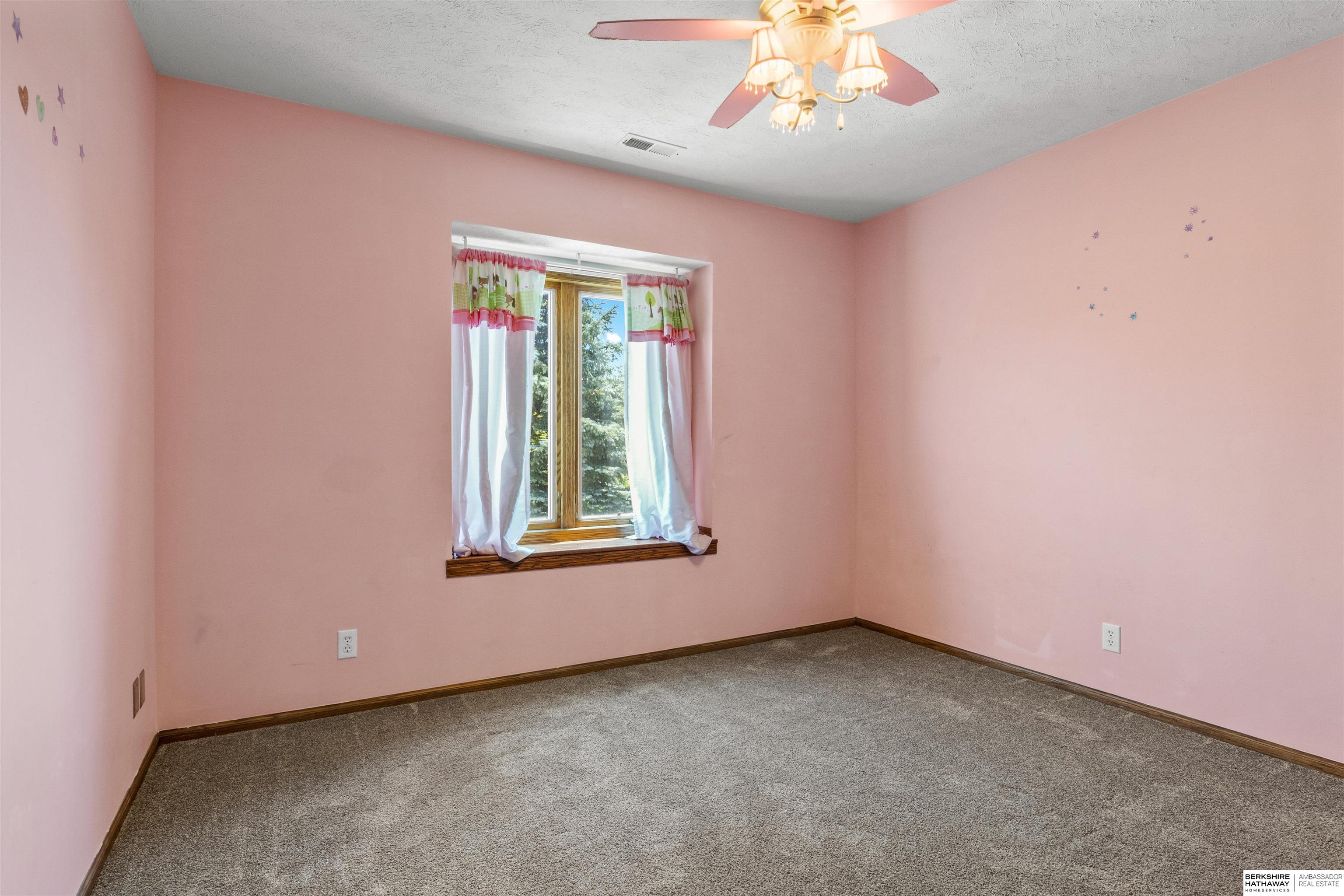 Glenwood, Iowa 51534, United States, 5 Bedrooms Bedrooms, ,4 BathroomsBathrooms,Residential,Active,177119