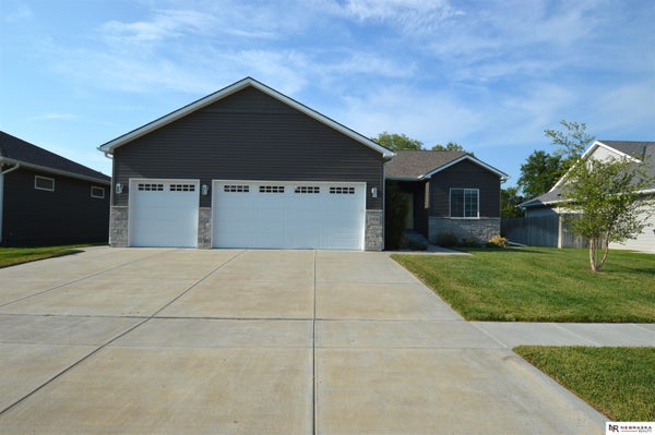 1304 OLIVIA DR, EAGLE, NE 68347 - Image 44cde00e96e9888b53b4e6a4df7dda9d/4000053006