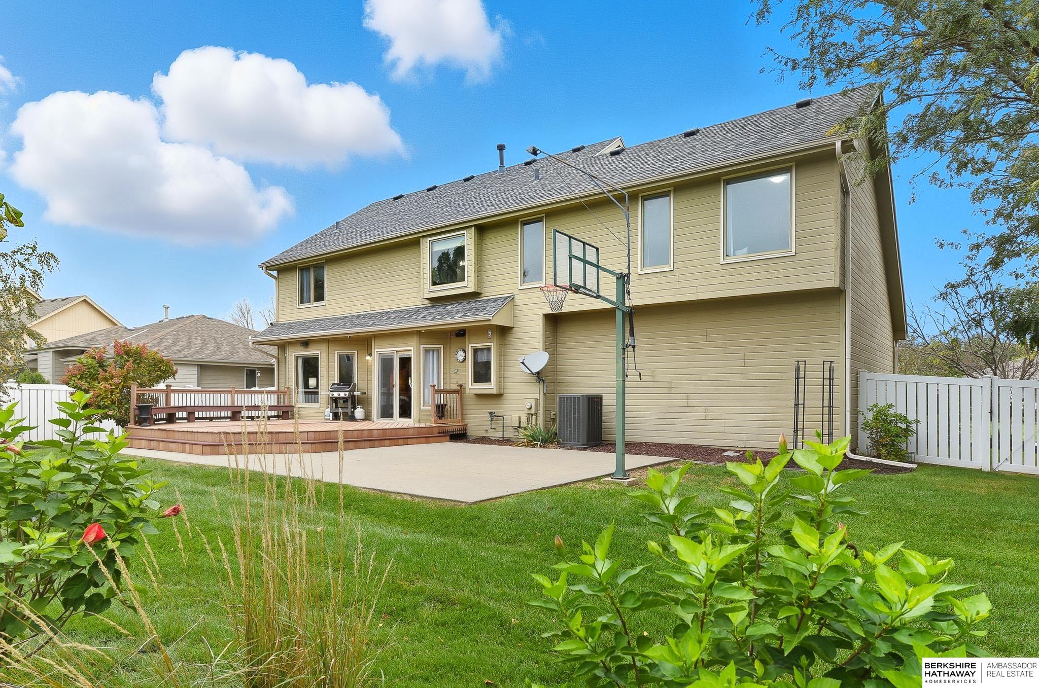 Omaha, Nebraska 68136, United States, 4 Bedrooms Bedrooms, ,2 BathroomsBathrooms,Residential,Active,241779