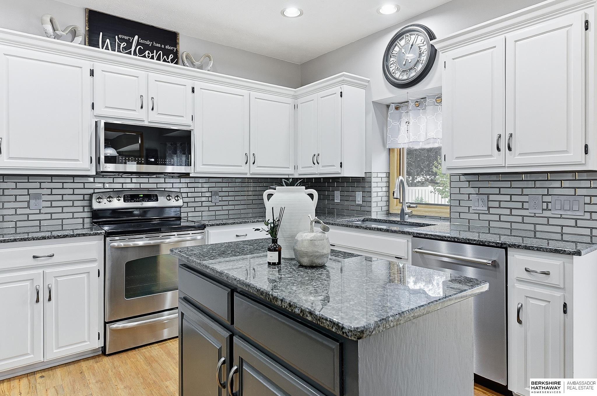 Omaha, Nebraska 68136, United States, 4 Bedrooms Bedrooms, ,2 BathroomsBathrooms,Residential,Active,241779