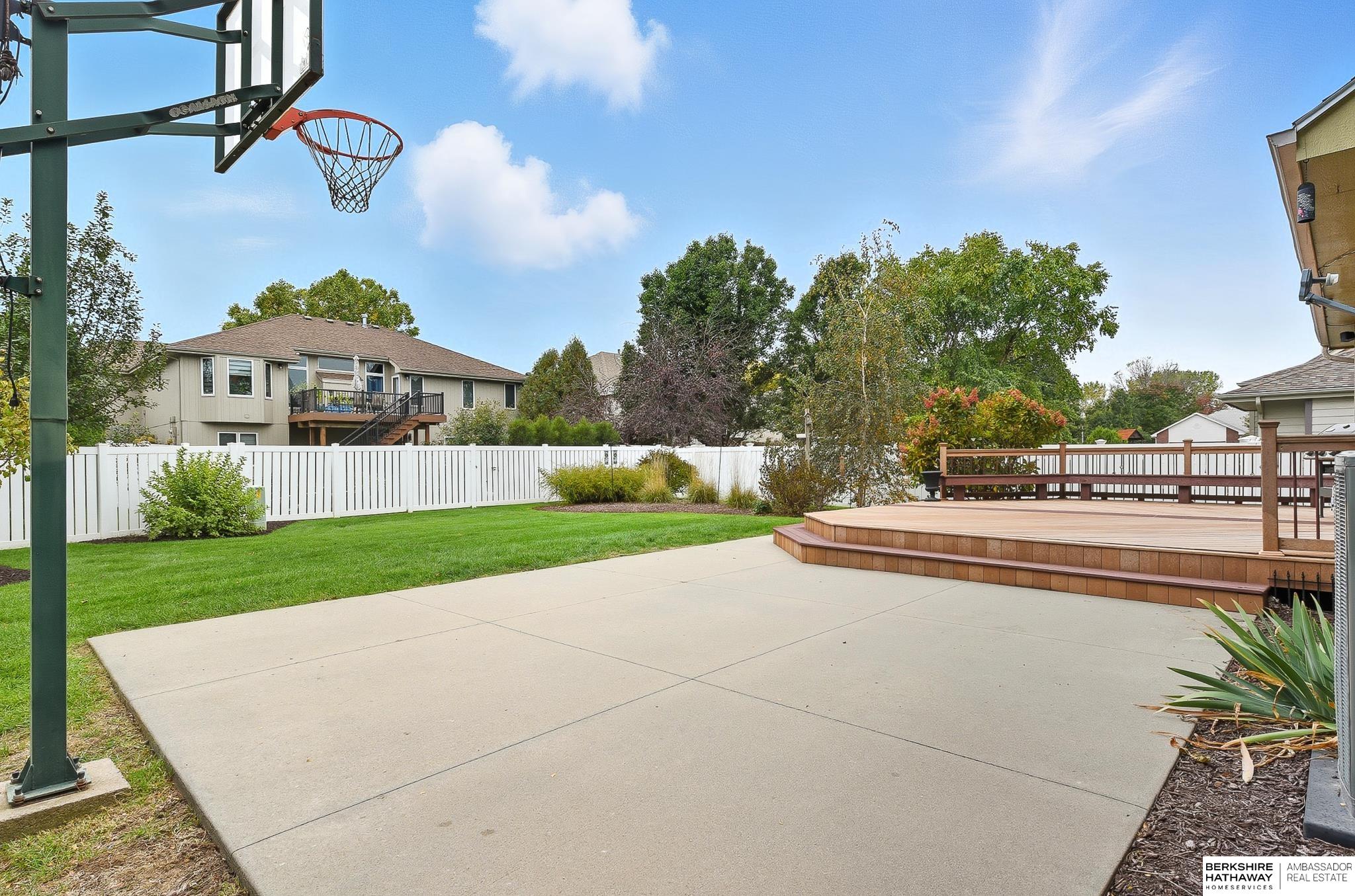 Omaha, Nebraska 68136, United States, 4 Bedrooms Bedrooms, ,2 BathroomsBathrooms,Residential,Active,241779