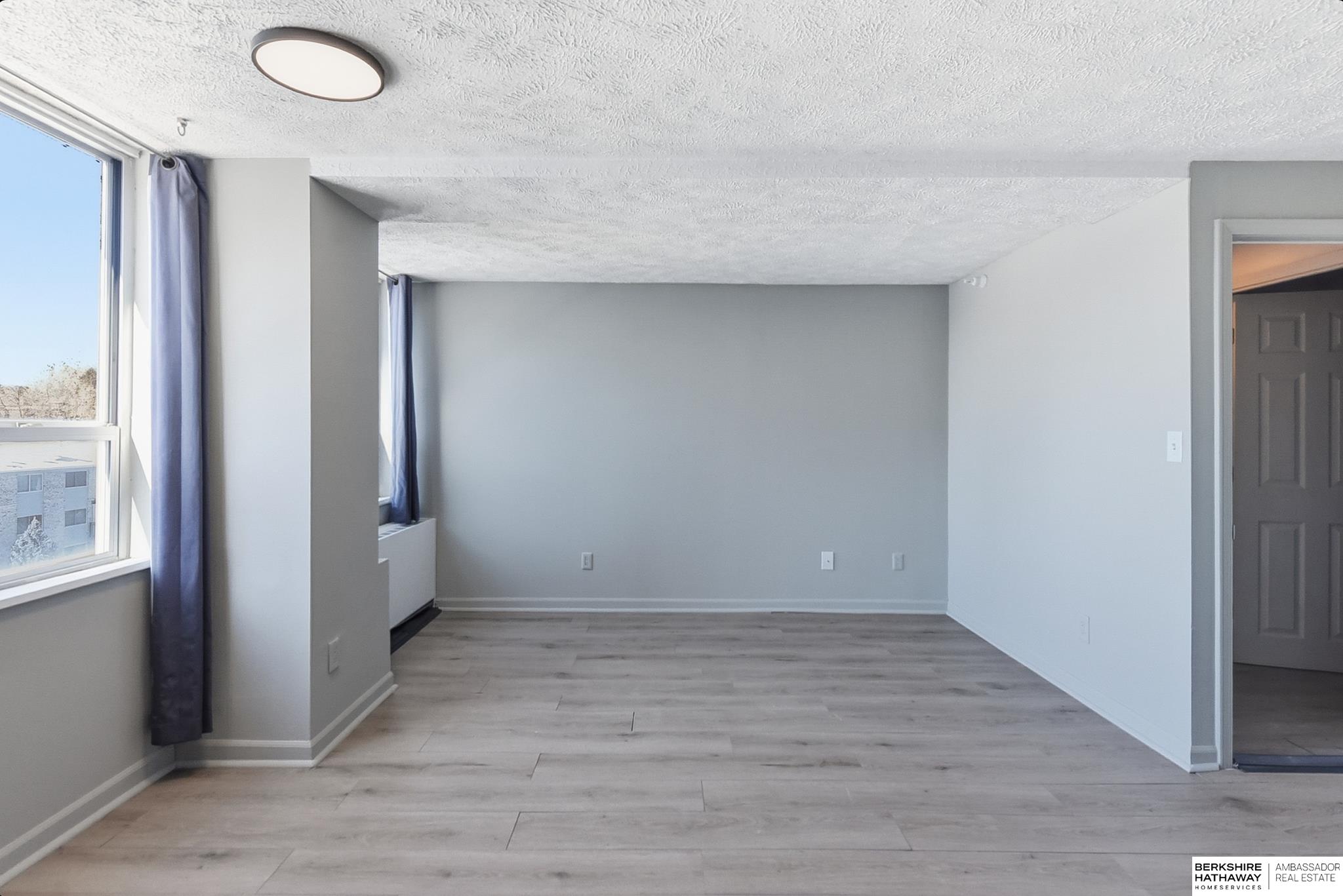 Omaha, Nebraska 68131, United States, 1 Bedroom Bedrooms, ,1 BathroomBathrooms,Residential,Active,252046