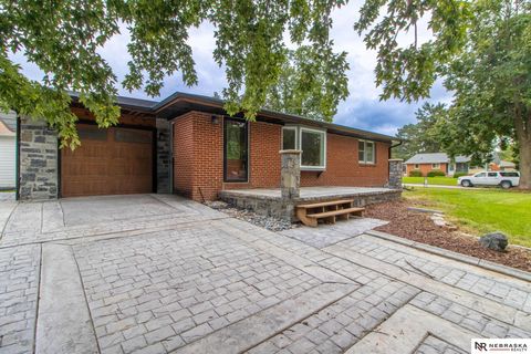 Photo of 3500 N 60th Street, Lincoln, NE 68507 (MLS # 22528565)