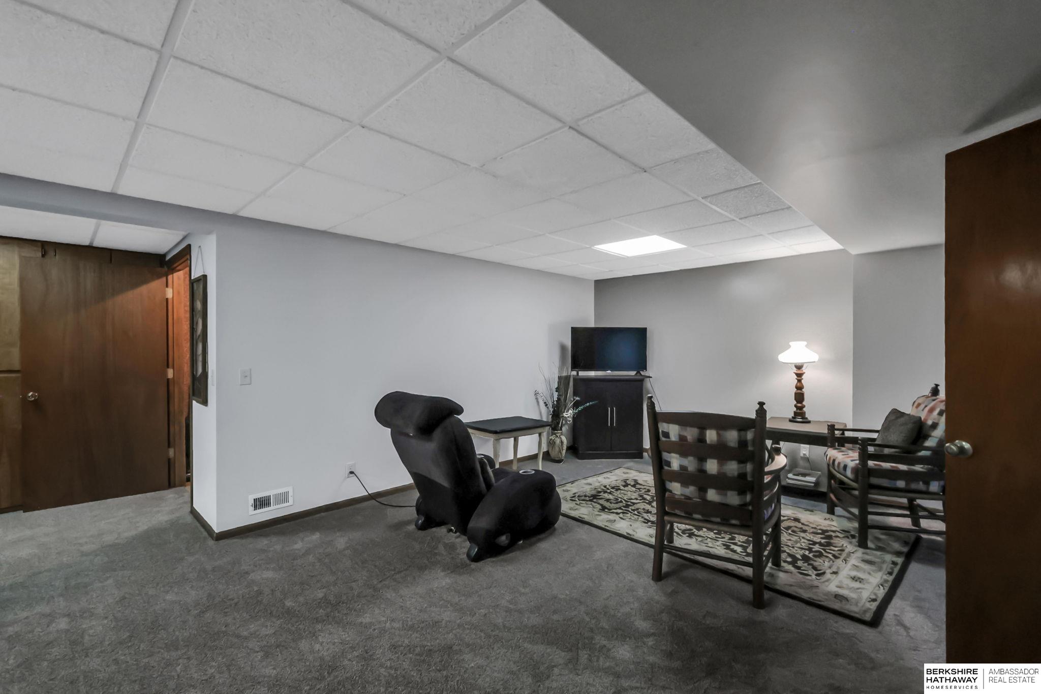 Omaha, Nebraska 68154, United States, 3 Bedrooms Bedrooms, ,2 BathroomsBathrooms,Residential,Active,227453