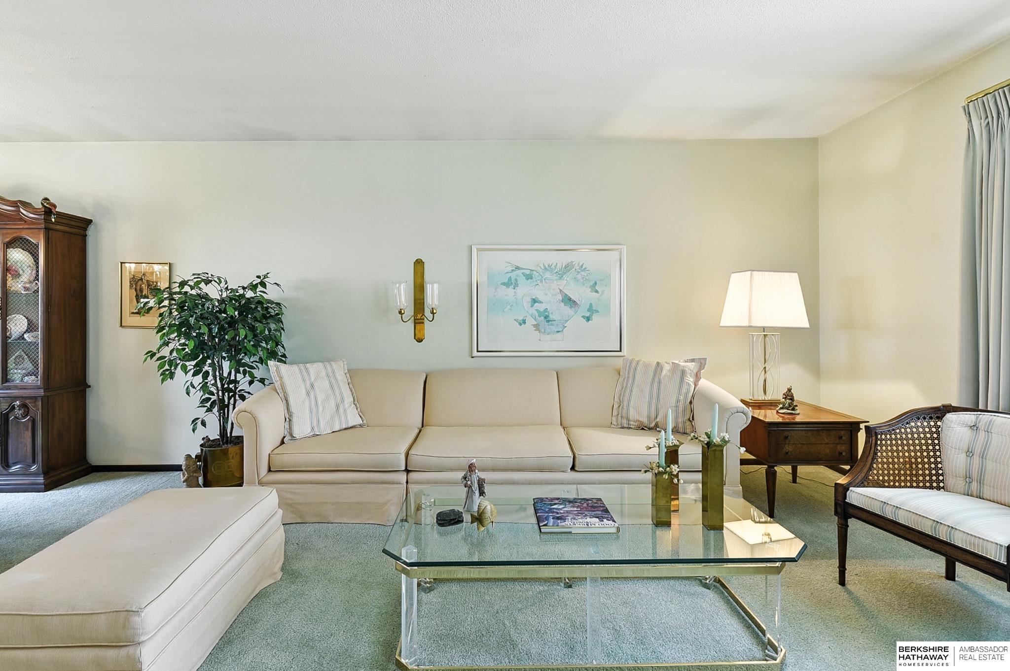 Omaha, Nebraska 68134, United States, 3 Bedrooms Bedrooms, ,2 BathroomsBathrooms,Residential,Active,195932