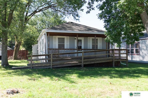 Photo of 2021 N Nebraska Avenue, York, NE 68467 (MLS # 22628603)