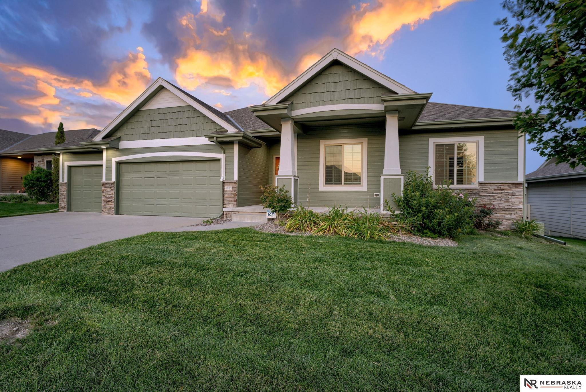 Gretna, Nebraska 68028, United States, 4 Bedrooms Bedrooms, ,3 BathroomsBathrooms,Residential,Active,160588