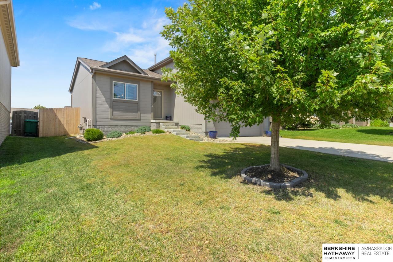 Omaha, Nebraska 68122, United States, 3 Bedrooms Bedrooms, ,2 BathroomsBathrooms,Residential,Pending,189612