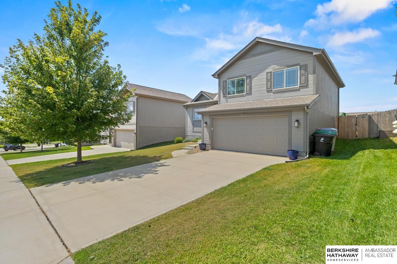 Omaha, Nebraska 68122, United States, 3 Bedrooms Bedrooms, ,2 BathroomsBathrooms,Residential,Pending,189612