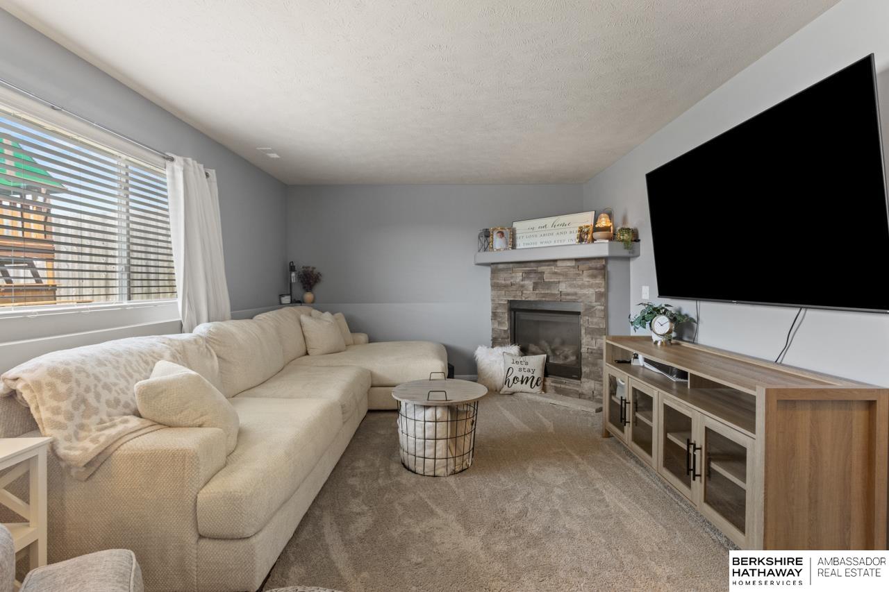 Omaha, Nebraska 68122, United States, 3 Bedrooms Bedrooms, ,2 BathroomsBathrooms,Residential,Pending,189612