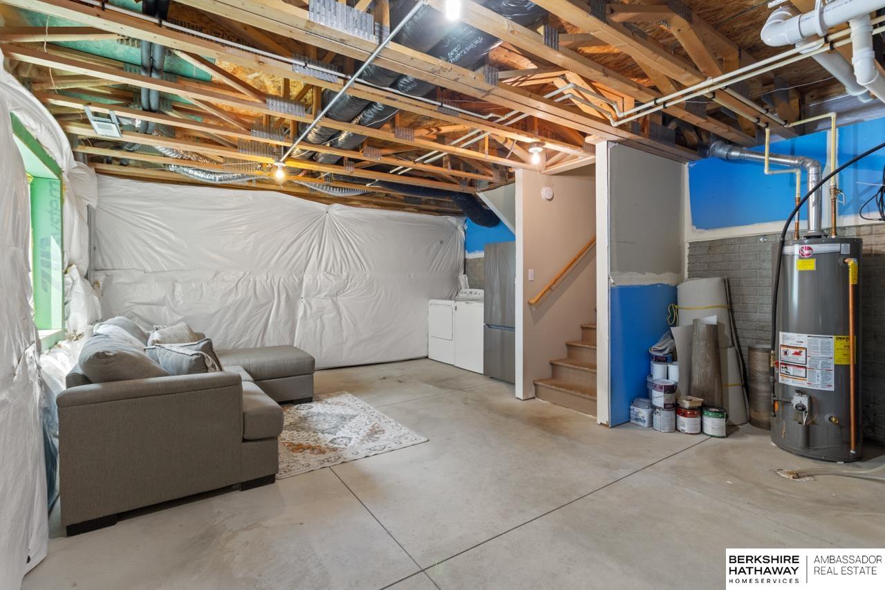 Omaha, Nebraska 68122, United States, 3 Bedrooms Bedrooms, ,2 BathroomsBathrooms,Residential,Pending,189612