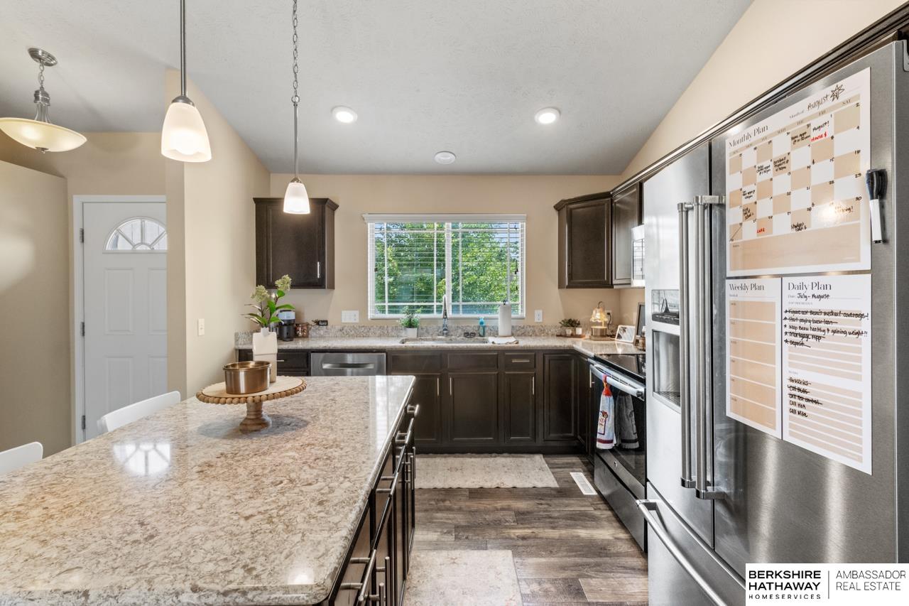 Omaha, Nebraska 68122, United States, 3 Bedrooms Bedrooms, ,2 BathroomsBathrooms,Residential,Pending,189612