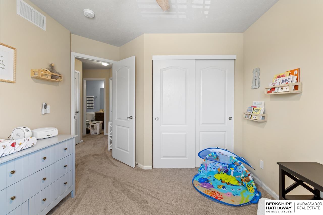 Omaha, Nebraska 68122, United States, 3 Bedrooms Bedrooms, ,2 BathroomsBathrooms,Residential,Pending,189612