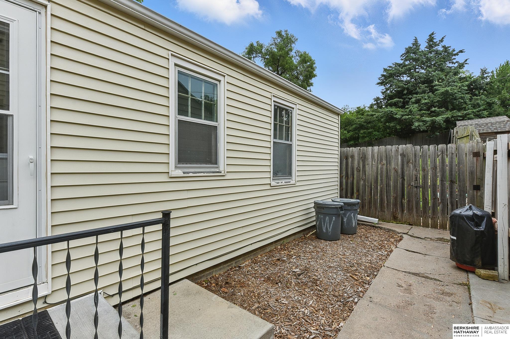 Omaha, Nebraska 68106, United States, 2 Bedrooms Bedrooms, ,2 BathroomsBathrooms,Residential,Active,225093