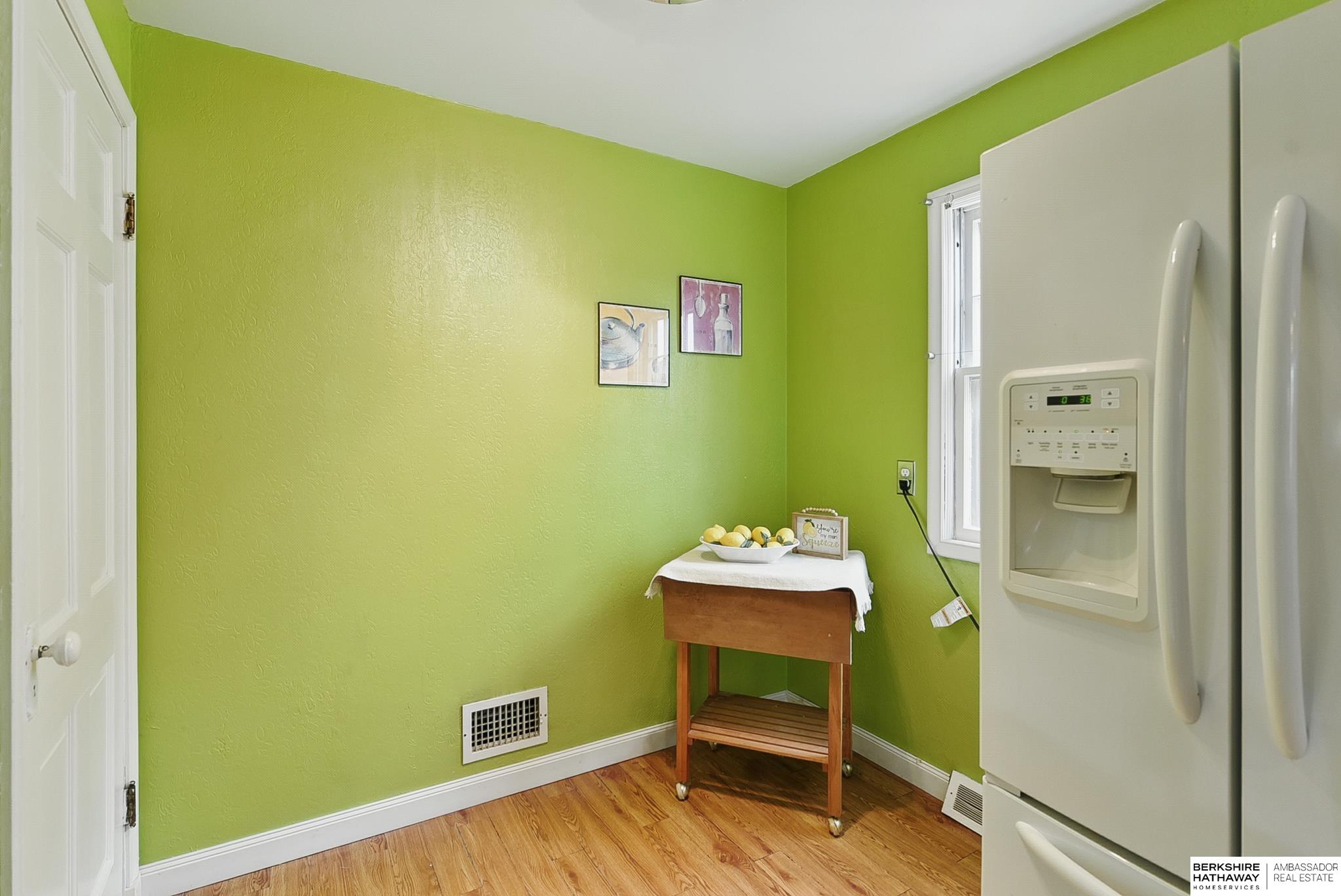 Omaha, Nebraska 68106, United States, 2 Bedrooms Bedrooms, ,2 BathroomsBathrooms,Residential,Active,225093