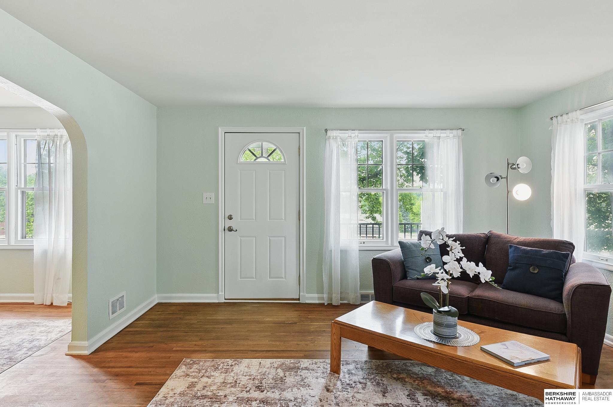 Omaha, Nebraska 68106, United States, 2 Bedrooms Bedrooms, ,2 BathroomsBathrooms,Residential,Active,225093