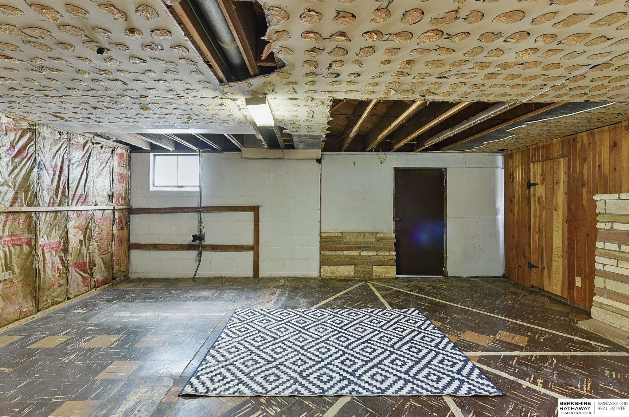 Omaha, Nebraska 68106, United States, 2 Bedrooms Bedrooms, ,2 BathroomsBathrooms,Residential,Active,225093