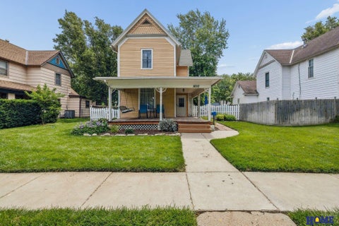 Photo of 1832 S 15th Street, Lincoln, NE 68502 (MLS # 22619361)