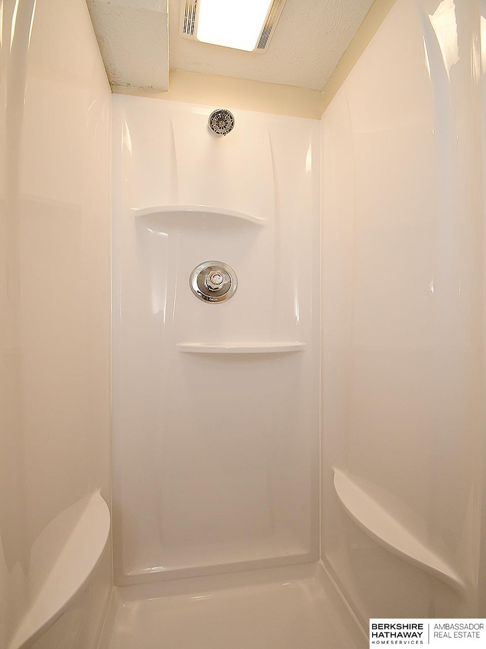 Carter Lake, Iowa 51510, United States, 2 Bedrooms Bedrooms, ,2 BathroomsBathrooms,Residential,Active,223062