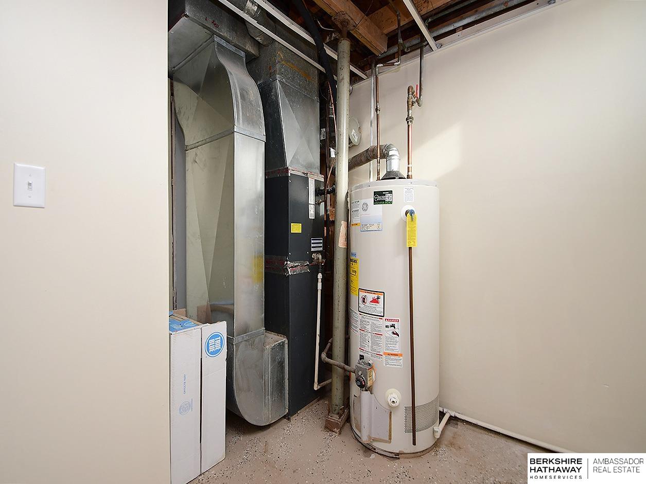 Carter Lake, Iowa 51510, United States, 2 Bedrooms Bedrooms, ,2 BathroomsBathrooms,Residential,Active,223062