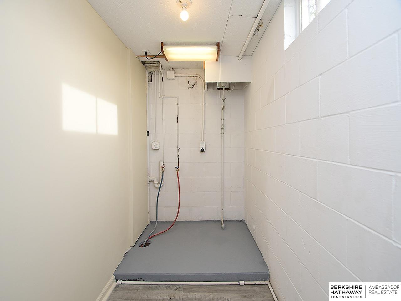 Carter Lake, Iowa 51510, United States, 2 Bedrooms Bedrooms, ,2 BathroomsBathrooms,Residential,Active,223062