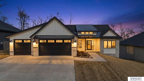 Photo of 18128 Gretchen Avenue, Elkhorn, NE 68022 (MLS # 22609736)