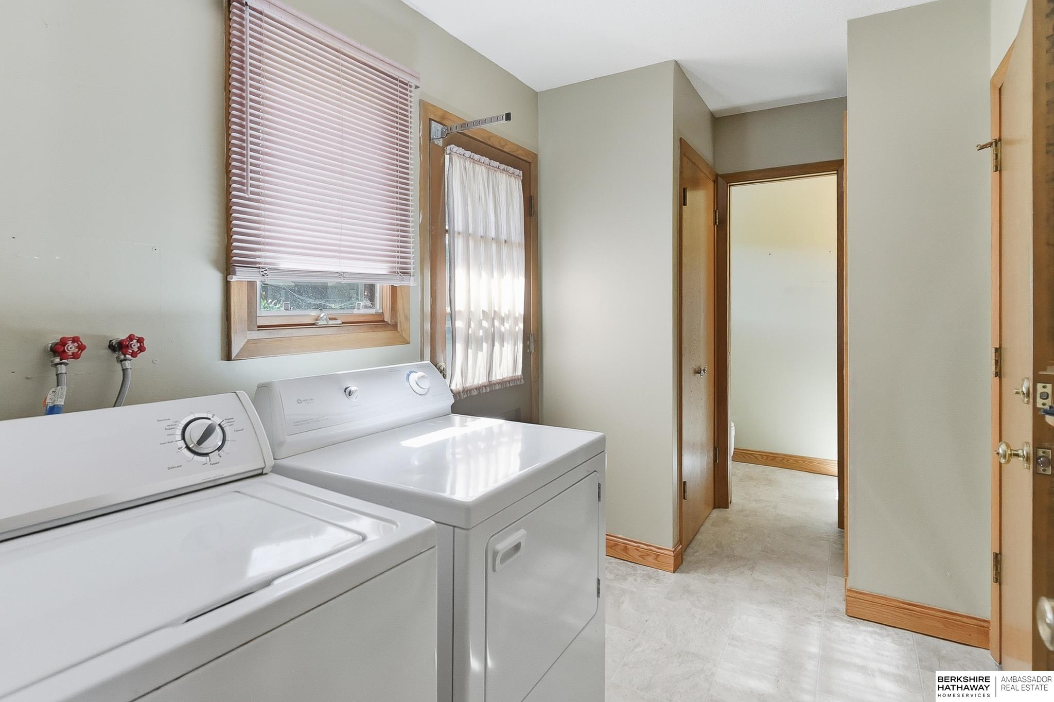 Omaha, Nebraska 68134, United States, 3 Bedrooms Bedrooms, ,2 BathroomsBathrooms,Residential,Active,227209