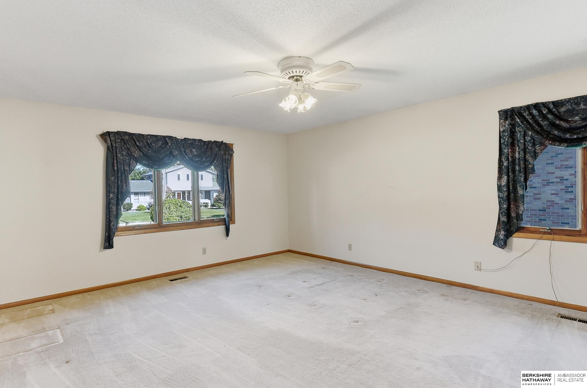 Omaha, Nebraska 68134, United States, 3 Bedrooms Bedrooms, ,2 BathroomsBathrooms,Residential,Active,227209