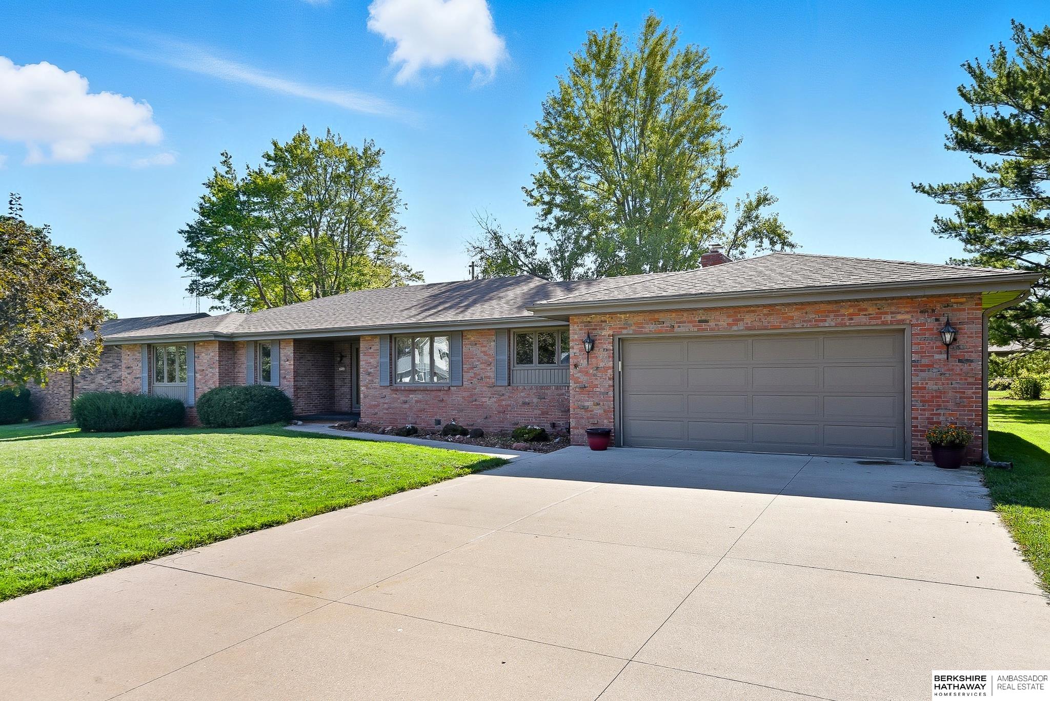 Omaha, Nebraska 68134, United States, 3 Bedrooms Bedrooms, ,2 BathroomsBathrooms,Residential,Active,227209