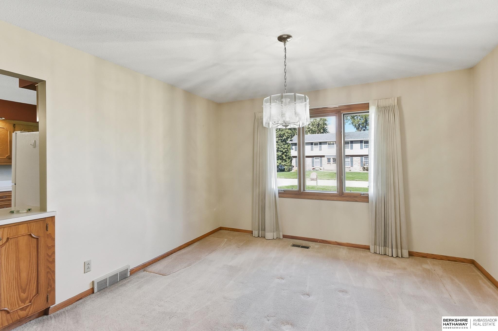 Omaha, Nebraska 68134, United States, 3 Bedrooms Bedrooms, ,2 BathroomsBathrooms,Residential,Active,227209