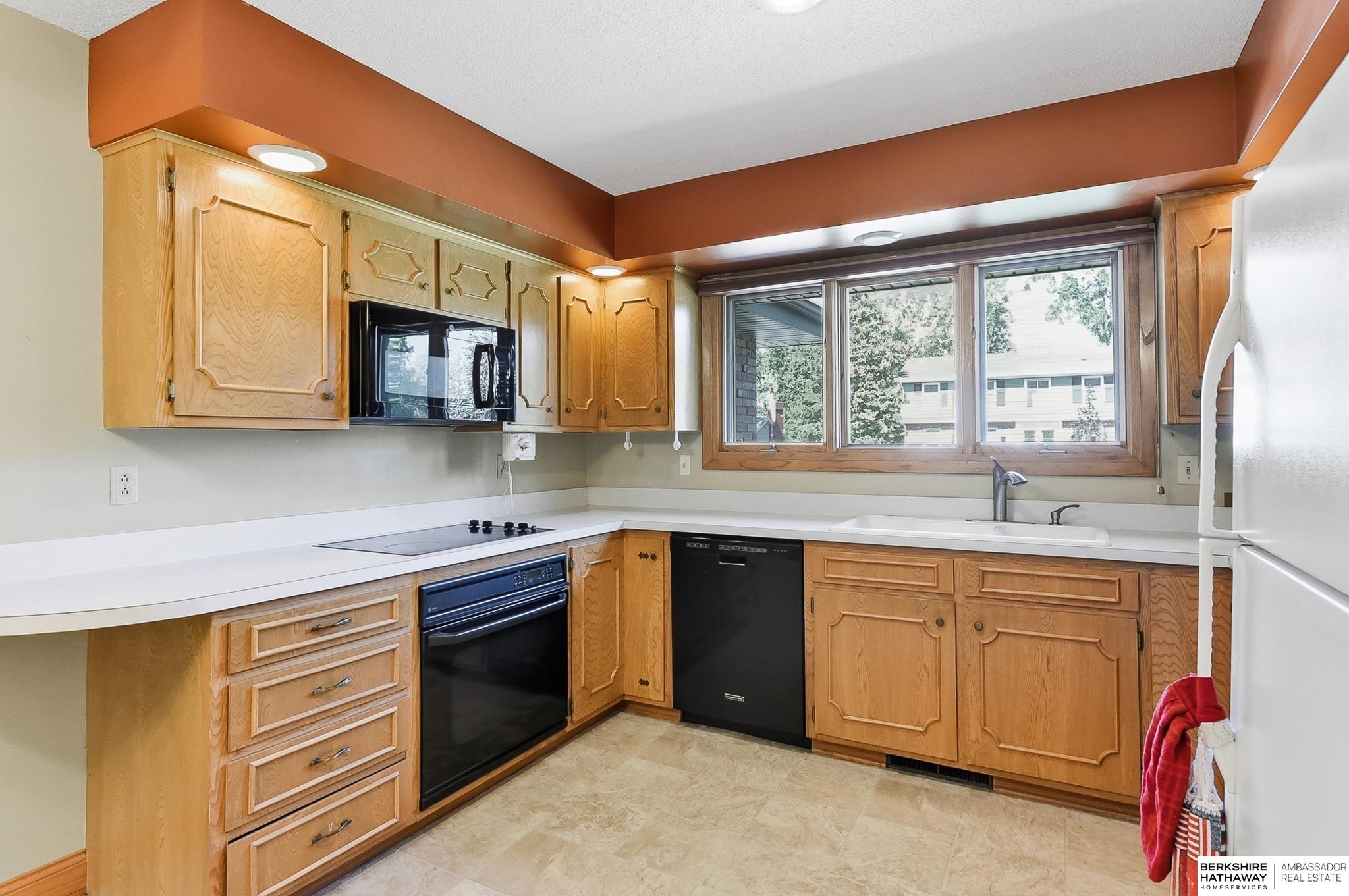 Omaha, Nebraska 68134, United States, 3 Bedrooms Bedrooms, ,2 BathroomsBathrooms,Residential,Active,227209