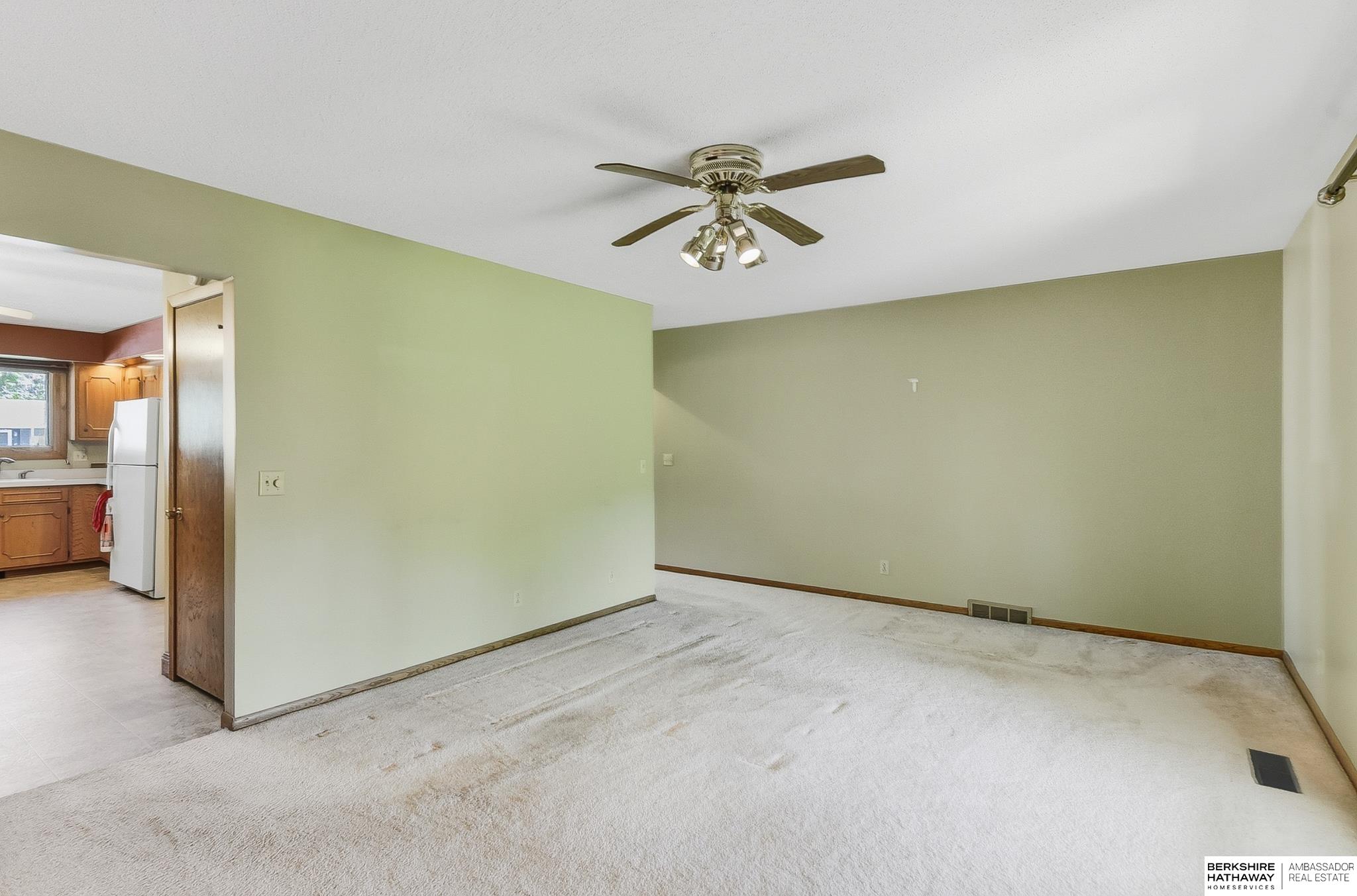 Omaha, Nebraska 68134, United States, 3 Bedrooms Bedrooms, ,2 BathroomsBathrooms,Residential,Active,227209