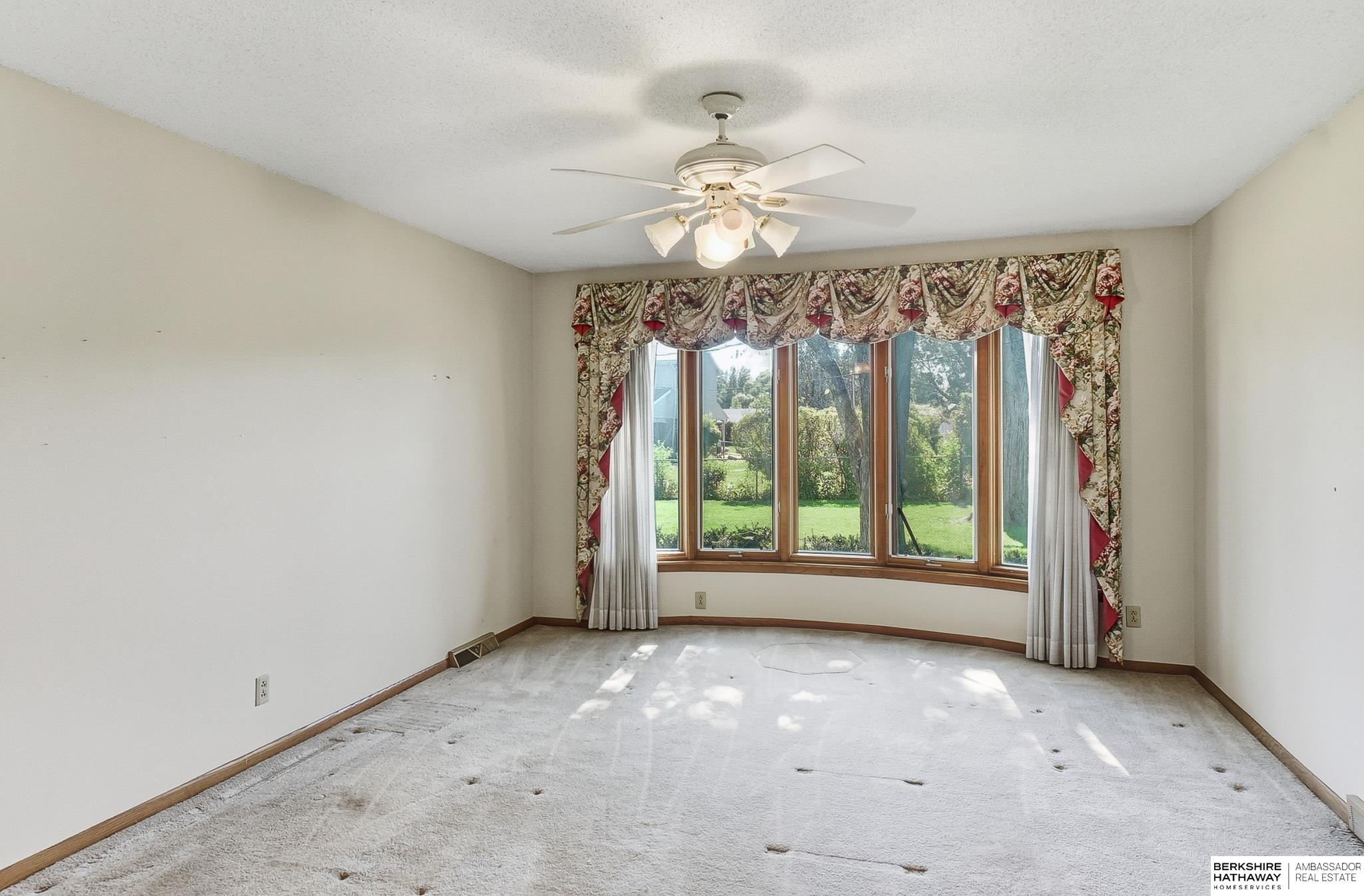 Omaha, Nebraska 68134, United States, 3 Bedrooms Bedrooms, ,2 BathroomsBathrooms,Residential,Active,227209