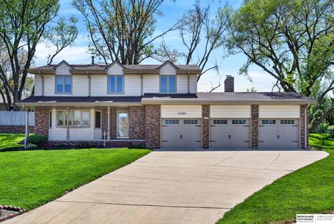 Photo of 13125 Normandy Circle, Omaha, NE 68137 (MLS # 22606043)