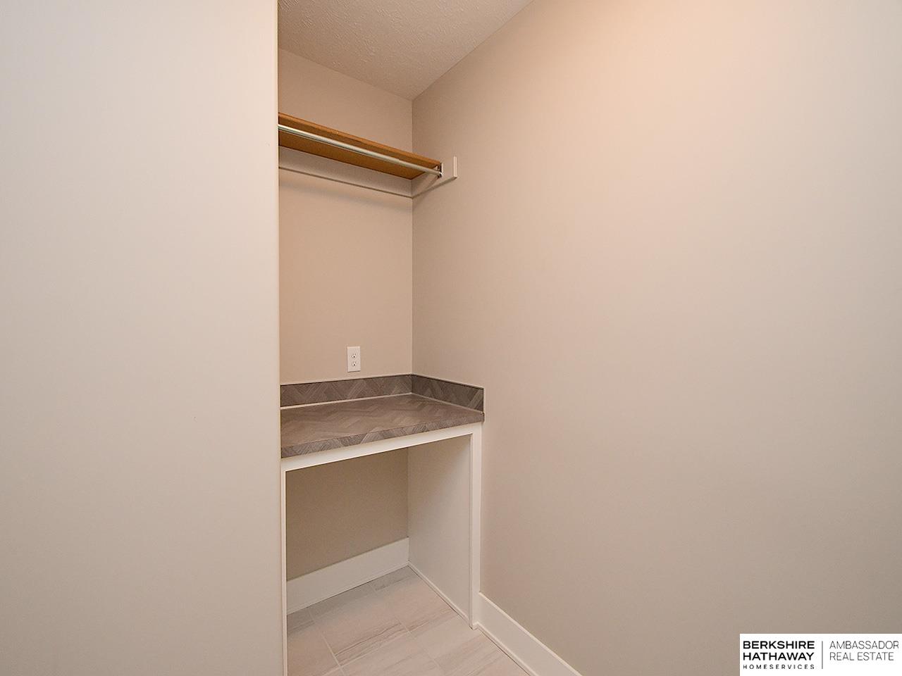 Omaha, Nebraska 68022, United States, 5 Bedrooms Bedrooms, ,4 BathroomsBathrooms,Residential,Active,202780