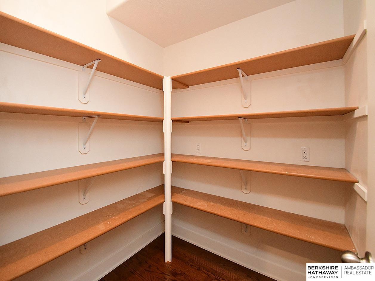 Omaha, Nebraska 68022, United States, 5 Bedrooms Bedrooms, ,4 BathroomsBathrooms,Residential,Active,202780