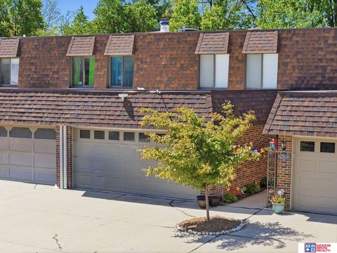 Photo of 2827 Ponca Street, Lincoln, NE 68506 (MLS # 22611348)