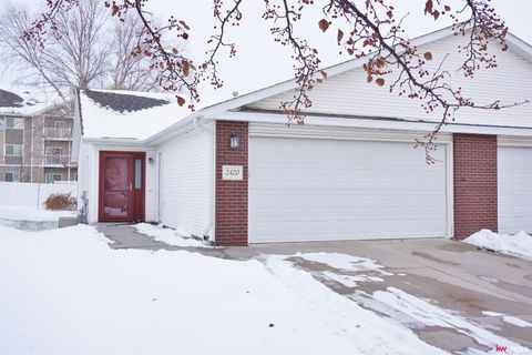 Photo of 2420 Dodge Street, Lincoln, NE 68521 (MLS # 22534180)
