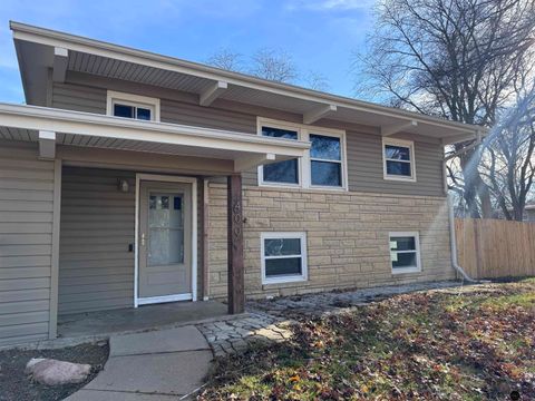Photo of 400 N 73rd Street, Lincoln, NE 68505 (MLS # 22535425)