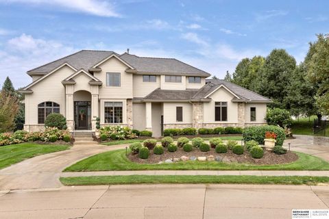 Photo of 805 N 132 Avenue, Omaha, NE 68154 (MLS # 22602919)