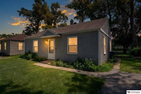 Photo of 2809 Clay Street, Bellevue, NE 68005 (MLS # 22619413)